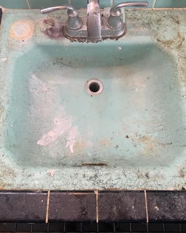 Bathroom Sink before cleaning